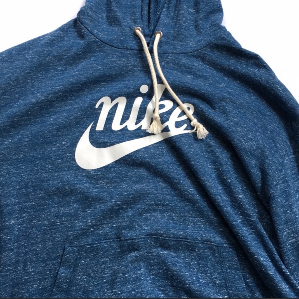 Women’s Nike vintage pullover